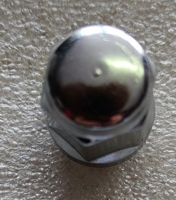 Гайка колеса М 10х1,25