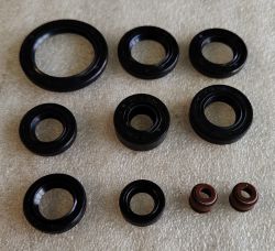 Набор сальников  YX 140